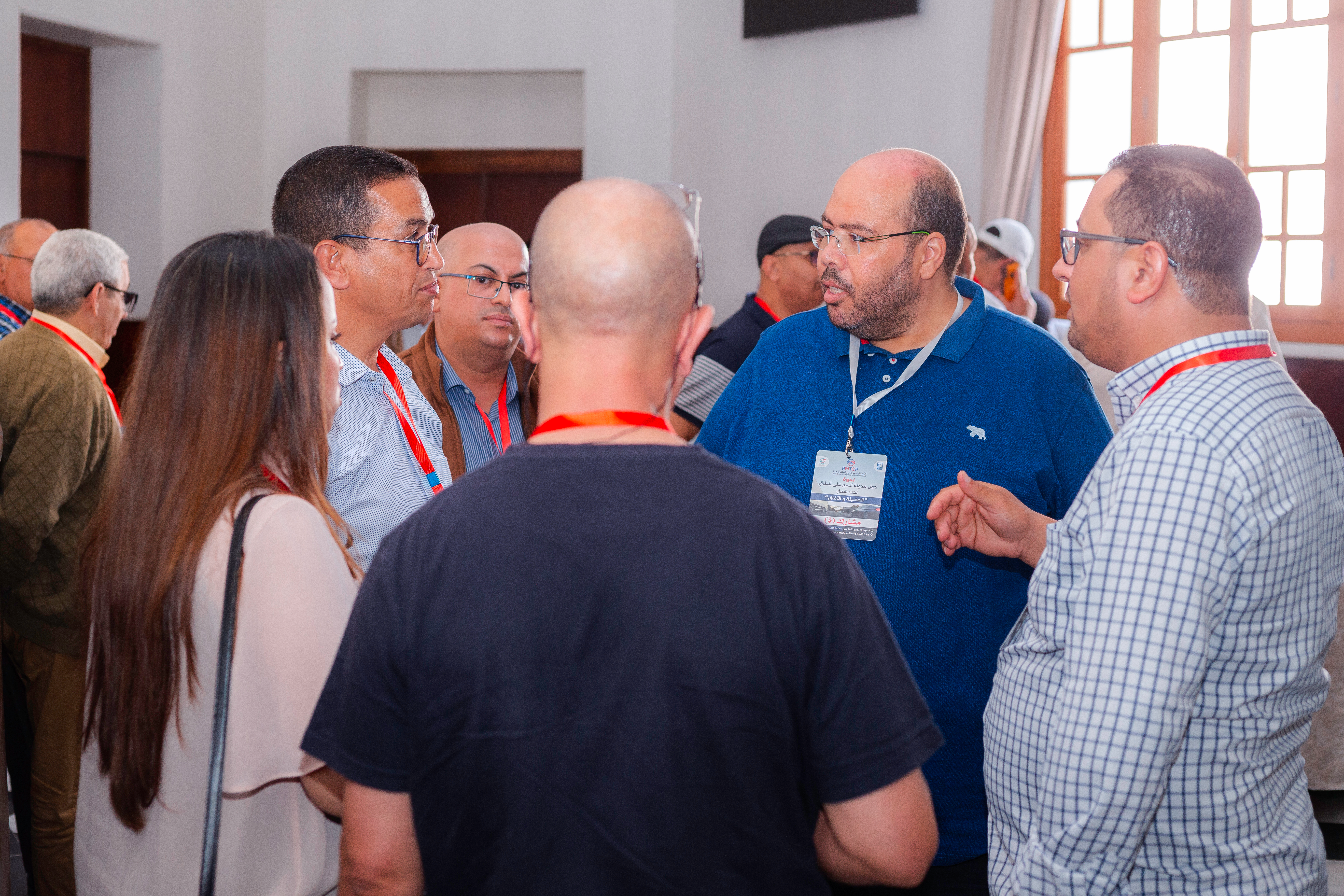 M. Youssef, PDG d'Eduscol, s'adressant à des officiels